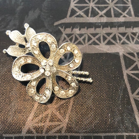 Vintage Silver Brooch with rhinestones no stones missing, pin clasp working. - Picture 1 of 3